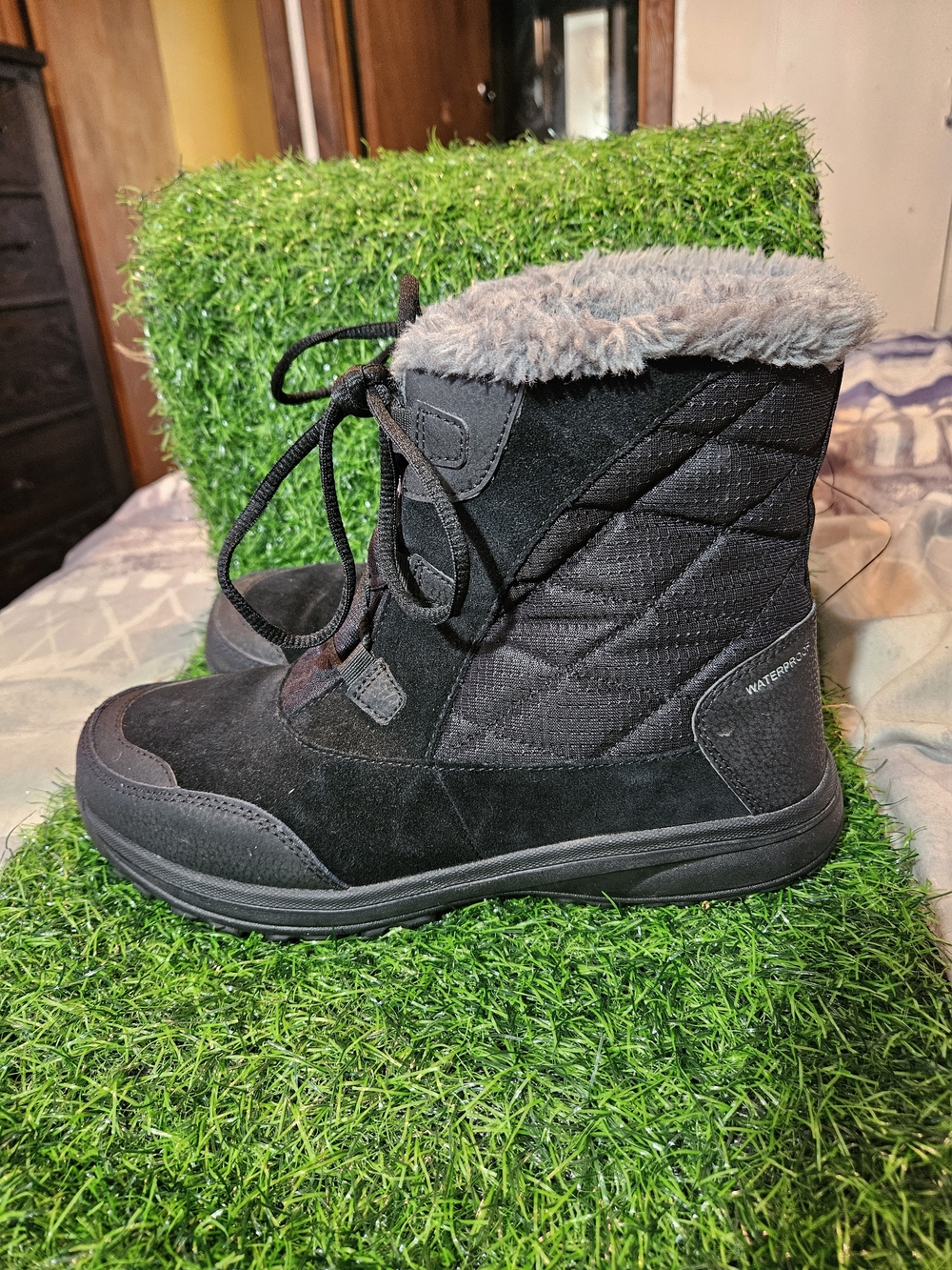 Columbia ice maiden shorty Black Waterproof Winter Boots with Faux Fur Cuff